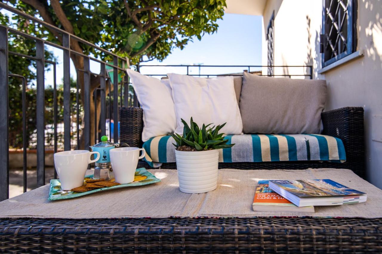 Familiaris Pompei Holiday Home ภายนอก รูปภาพ